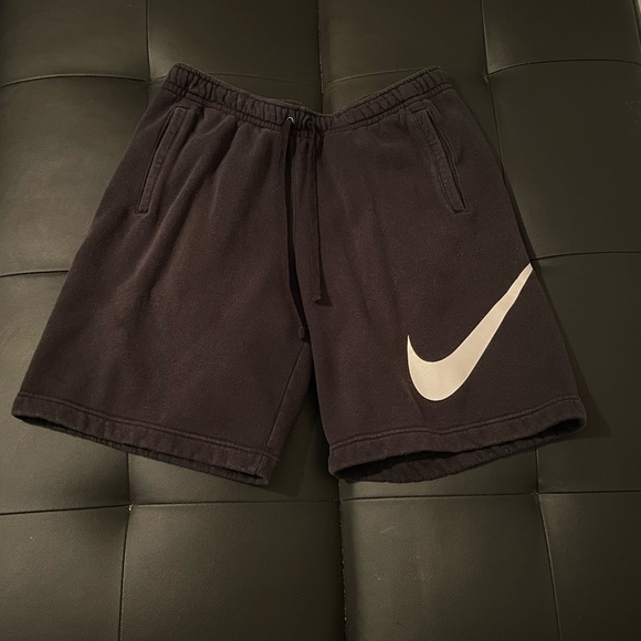 Nike Shorts - Picture 1 of 4